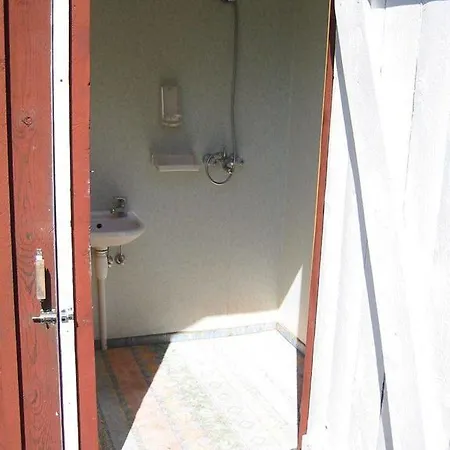 مكان تخييم Koljala Puhkekuela *